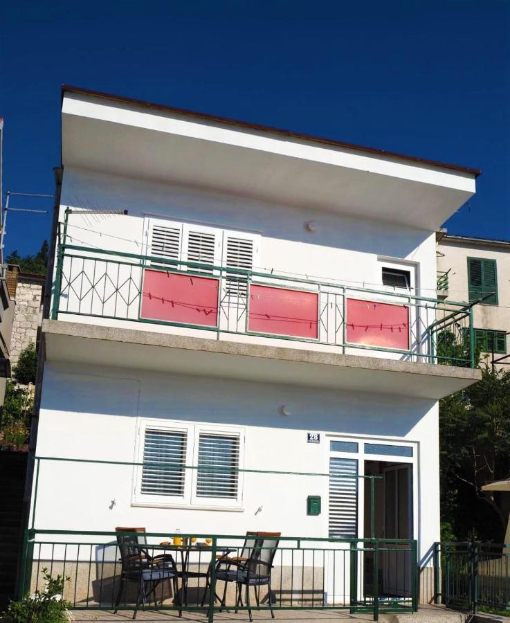 Villa Toncica - *